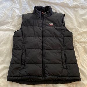 Dickies vest puffer jacket in size large
